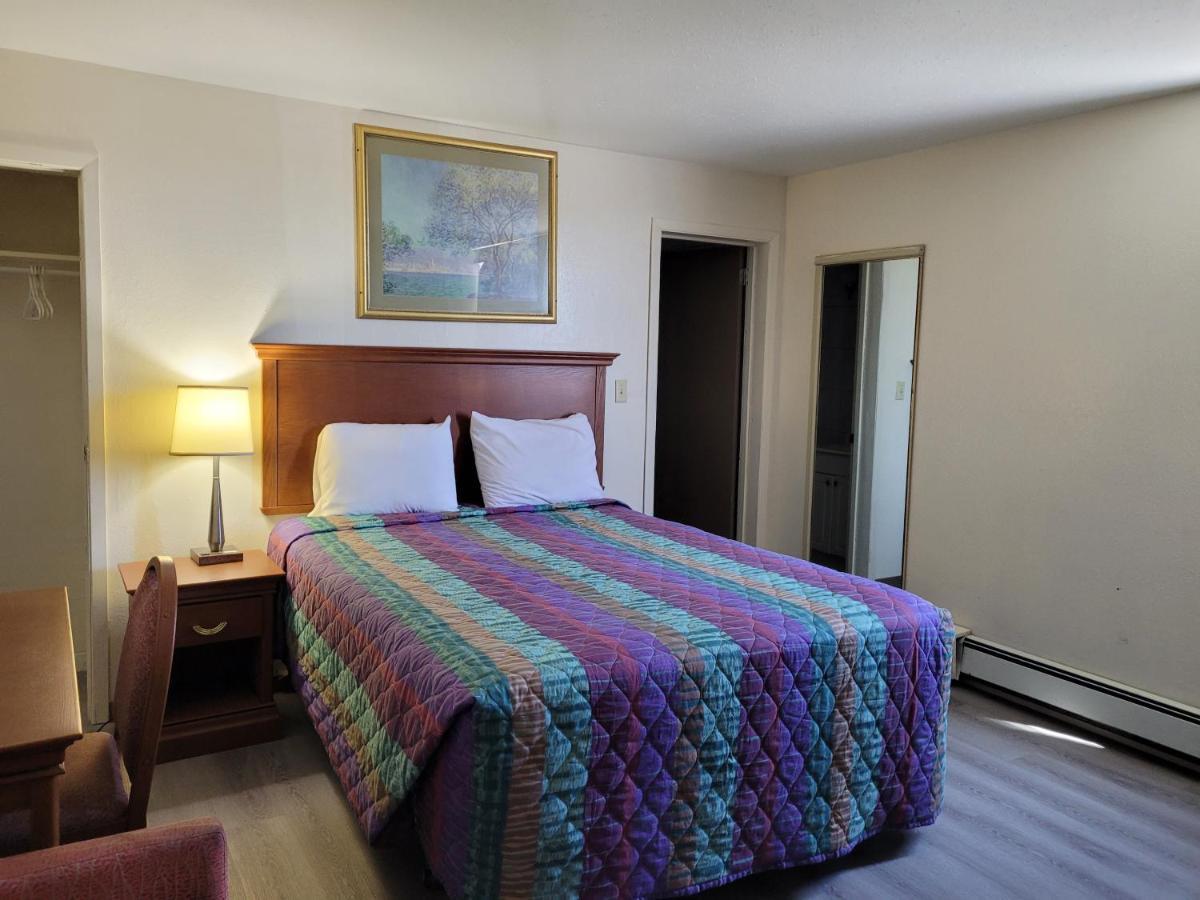 Canadiana Motel Sudbury Luaran gambar