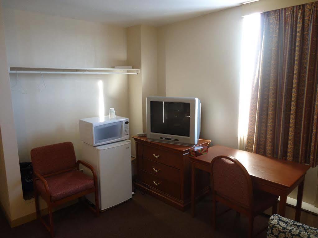 Canadiana Motel Sudbury Luaran gambar